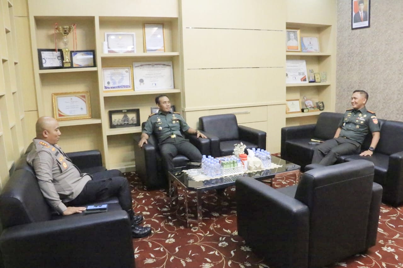 Danrem 073/Mkt Meninjau Hasil Pembangunan Gedung Makodim Pati Dan Silaturahmi Di Polresta Pati