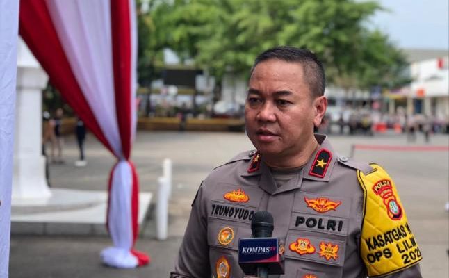 Polri Bantu Evakuasi Korban Kecelakaan KA Turangga dan KA Bandung Raya