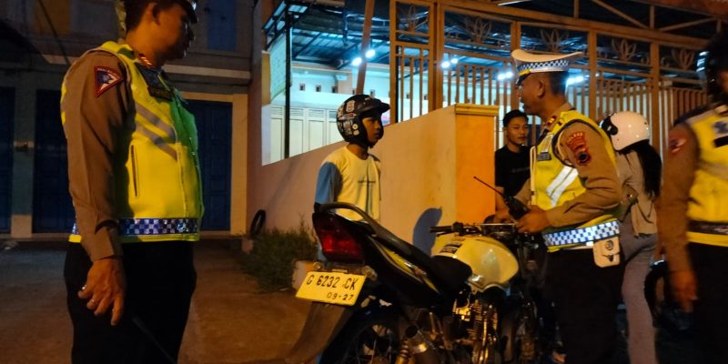 Target Zero Knalpot Brong ,Satlantas Batang Lakukan Edukasi dan Penindakan