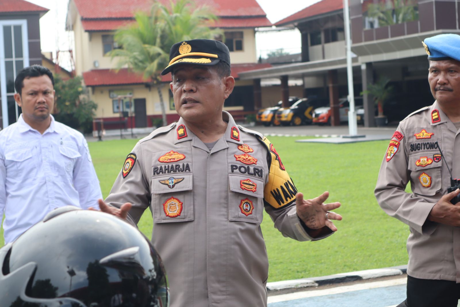 Wakapolres Batang Tekankan Sikap Positif dan Disiplin Sebagai Kontribusi Nyata Untuk Masyarakat