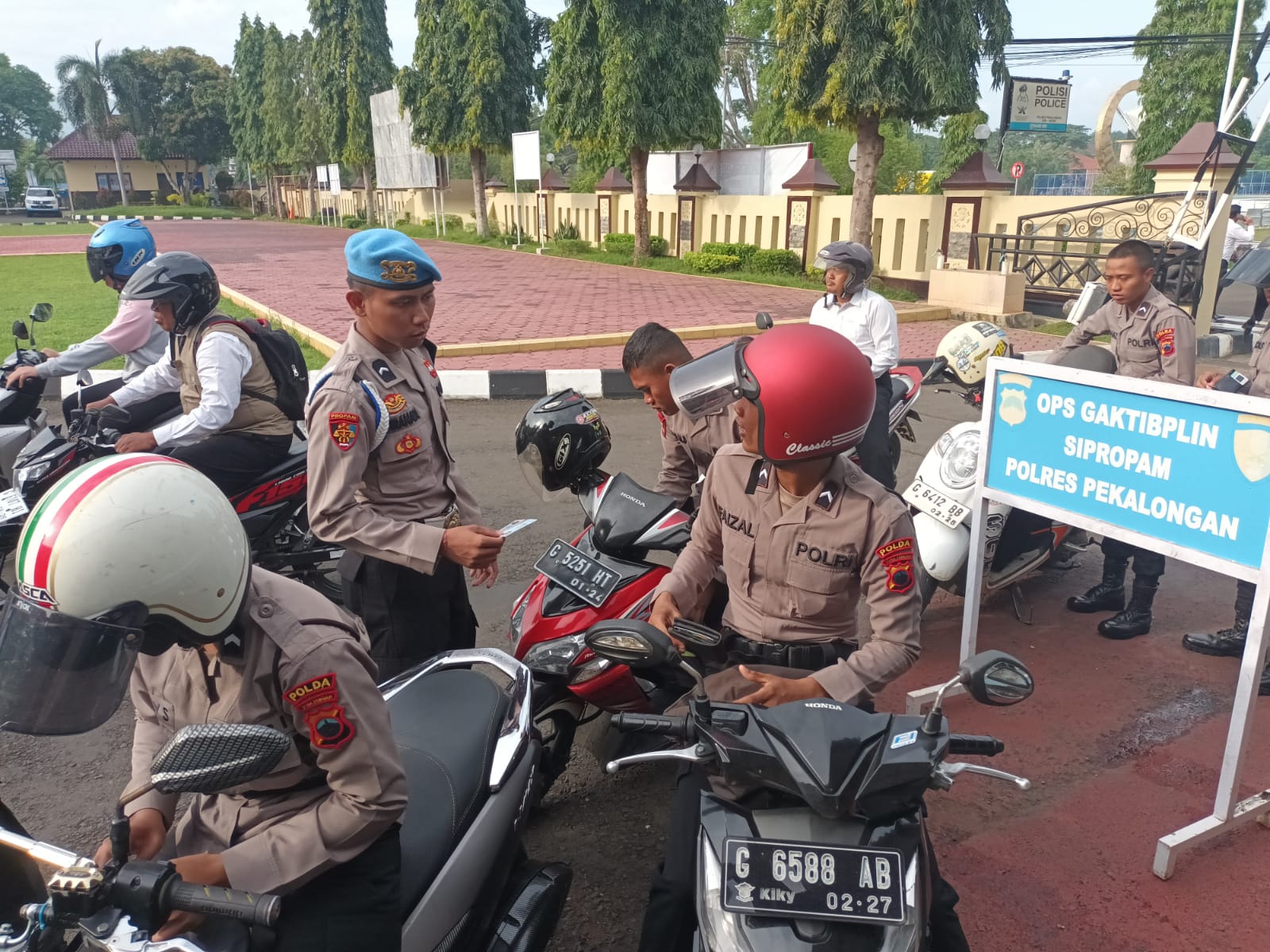 Laksanakan Razia Dadakan, Sipropam Polres Pekalongan Cek Kendaraan Pribadi Anggota