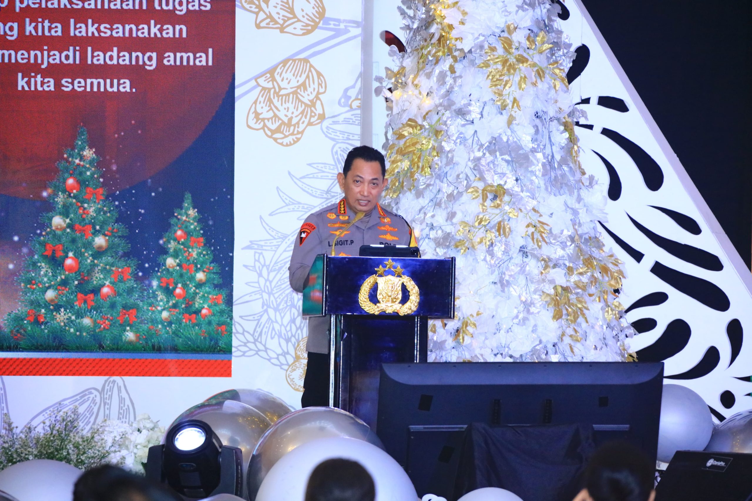 Di Acara Natal Bersama Polri, Kapolri Titip Cooling System ke Tokoh Lintas Agama