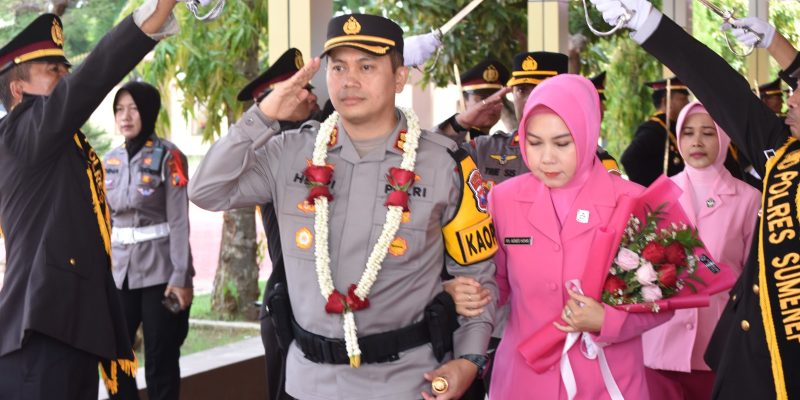 Tradisi Pedang Pora dan Tari Muang Sangkal Warnai Penyambutan Kapolres Sumenep