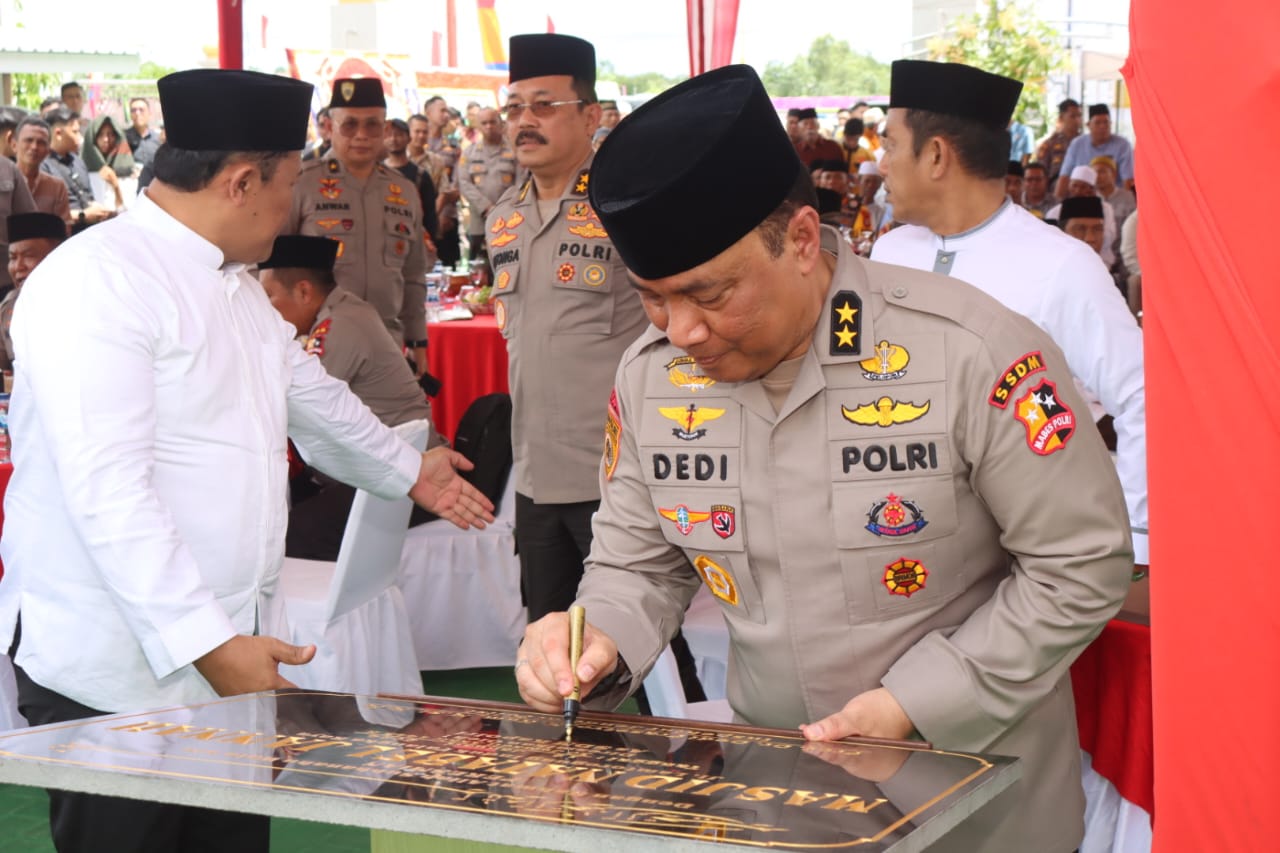 As.SDM Kapolri Resmikan Masjid Natabel Jannah di Palangka Raya