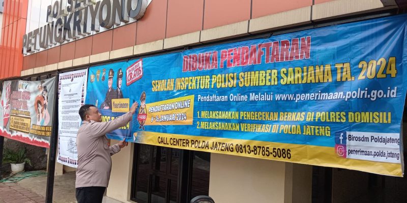 Polres Pekalongan Beserta Jajarannya Pasang Spanduk Sosialisasikan Penerimaan Sekolah Inspektur Polisi Sumber Sarjana