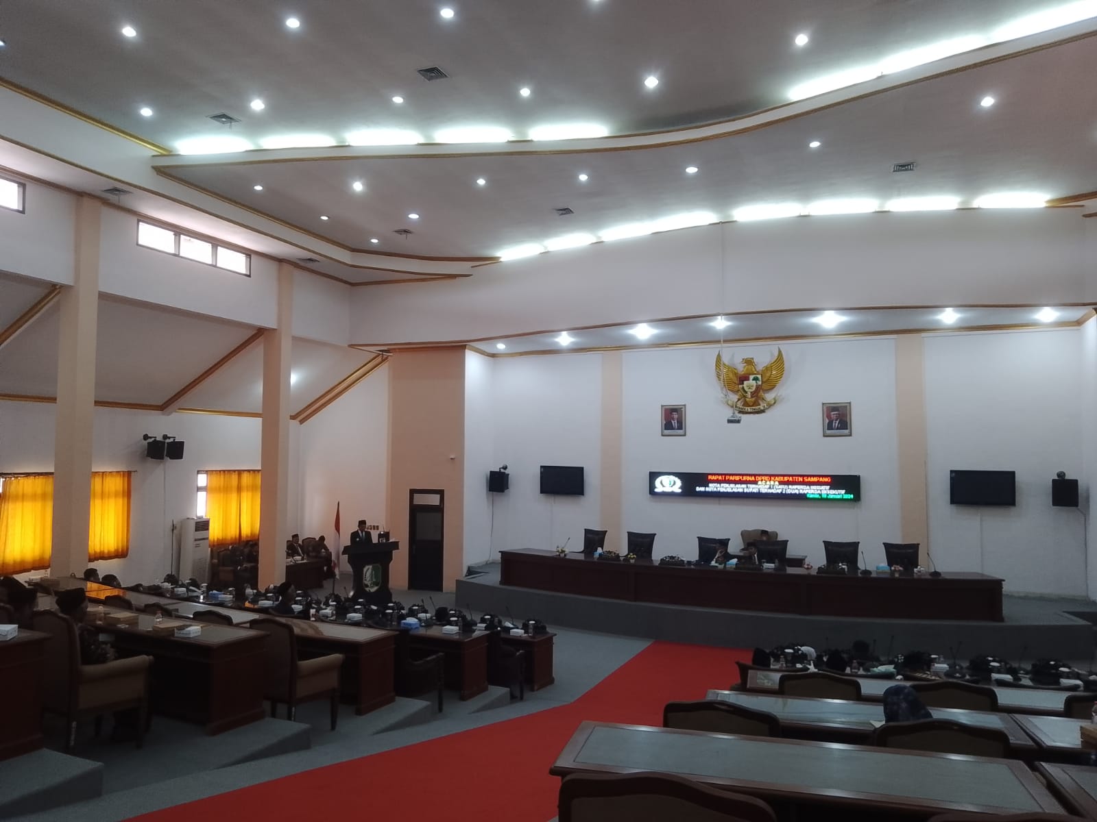 DPRD Sampang Gelar Rapat Paripurna Tentang Nota Penjelasan 1 Raperda Inisiatif Terhadap 2 Raperda Eksekutif