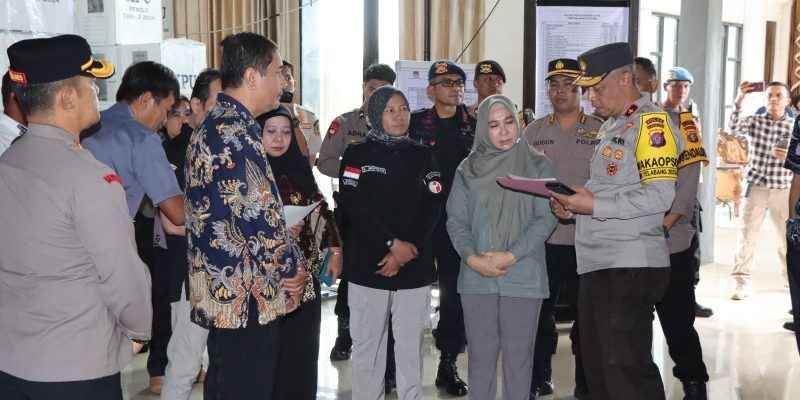 Wakapolda Kalteng Tinjau Posko Logistik KPU Pulang Pisau