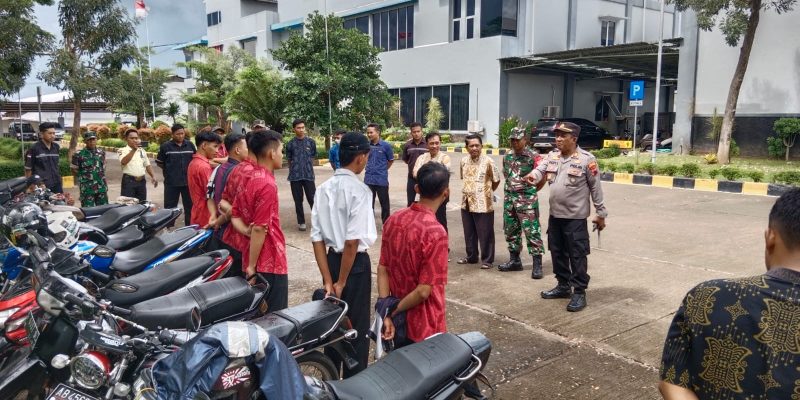 Personel Gabungan Melaksanakan Operasi Penertiban Knalpot Brong