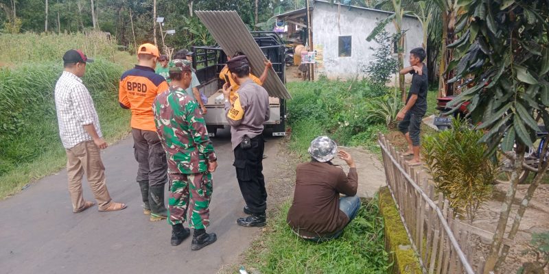Kolaborasi Kepolisian dan TNI : Wujud Kepedulian Untuk Warga Terdampak Musibah di Blado