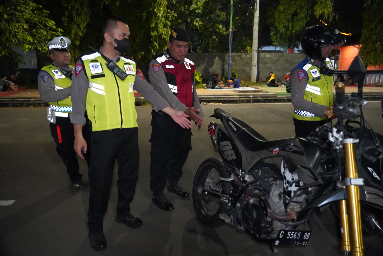 Polres Batang Melakukan Tilang Manual Hingga Teguran Kepada Pelanggar Knalpot Brong