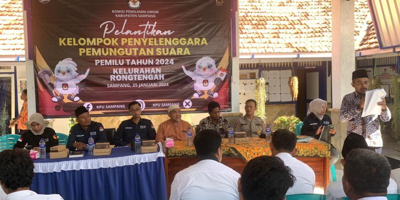 Pelantikan Anggota Kelompok Penyelenggara Pemungutan Suara (KPPS) Kelurahan Rongtengah Sampang