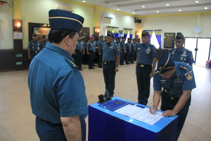 Karumkital Dr. Midiyato Suratani Pimpin Acara Sertijab Kadep Farmasi dan Kadep Gilut Rumkital Dr. Midiyato Suratani