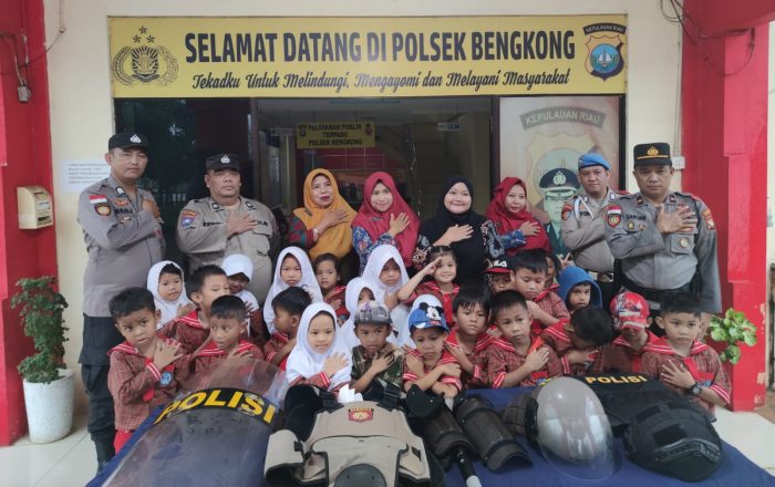 Kenalkan Profesi Polri Polsek Bengkong Gelar Edukasi Ke Anak-anak TK Berkat Bunda
