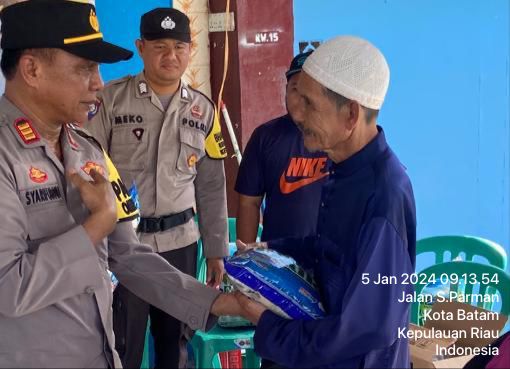 Jum’at Curhat Kapolsek Sei Beduk Dan Personelnya Gelar Pembagian Bansos Kepada Masyarakat