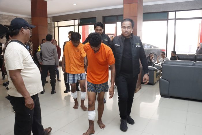Viral Akibat Merampok Apotek Kimia Farma di Batam, Dua Perampok “Dijinakkan” Polisi