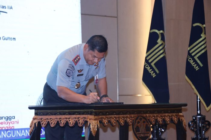 Kalapas Lubuklinggau Hadiri Penandatanganan Komitmen Bersama Pembangunan ZI