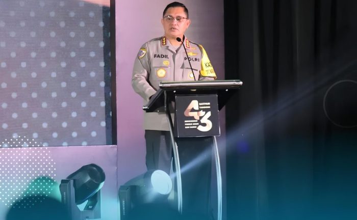 Kabaharkam Polri Hadiri Seminar Nasional HUT Satpam Ke – 43