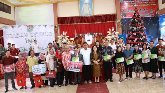 Walikota Asripan Nani Dampingi Gubernur Sulut Di Ibadah Syukur Nataru 2023 – 2024 Jemaat Gmibm Dayanan Gogagoman