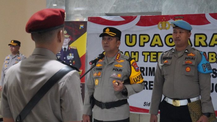 Kapolresta Sidoarjo Pimpin Sertijab Kasat Reskrim Polresta Sidoarjo dan Kapolsek Candi