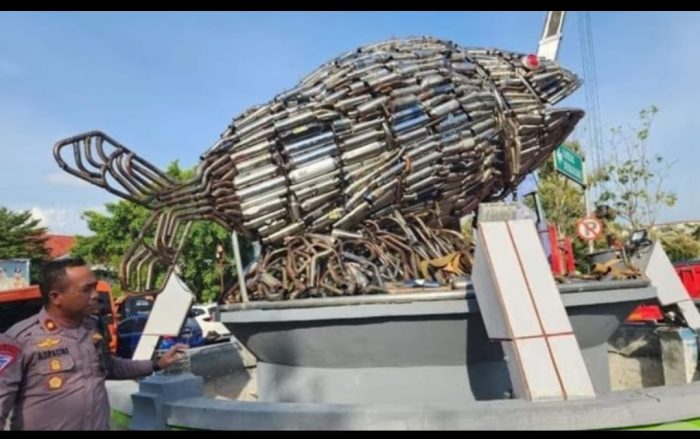 Kreatif Satlantas Polresta Pati, Bikin Patung Ikan Bandeng Knalpot Barong