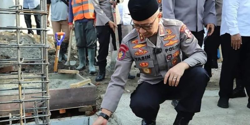 Ditandai Peletakan Batu Pertama, Kakorpolairud Baharkam Polri Resmikan Masjid Al Hidayah di Jakarta