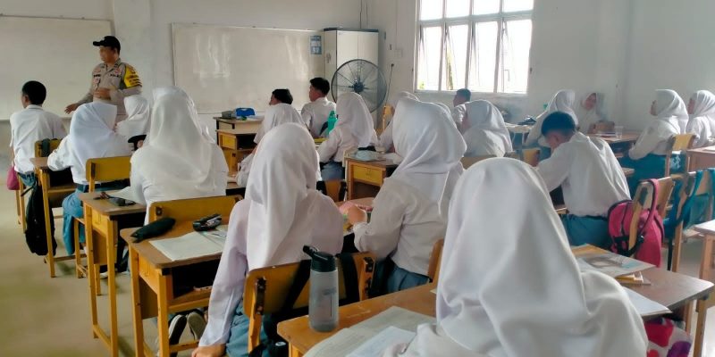 Himbau Tidak Balap Liar dan Gunakan Knalpot Brong, Polsek Sekupang Gelar Penyuluhan di SMAN 024 Batam