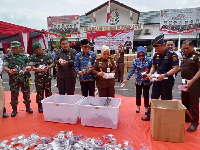 Pemusnahan Barang Bukti Rokok Ilegal Dari Tindak Pidana Bidang Cukai Tahun 2024