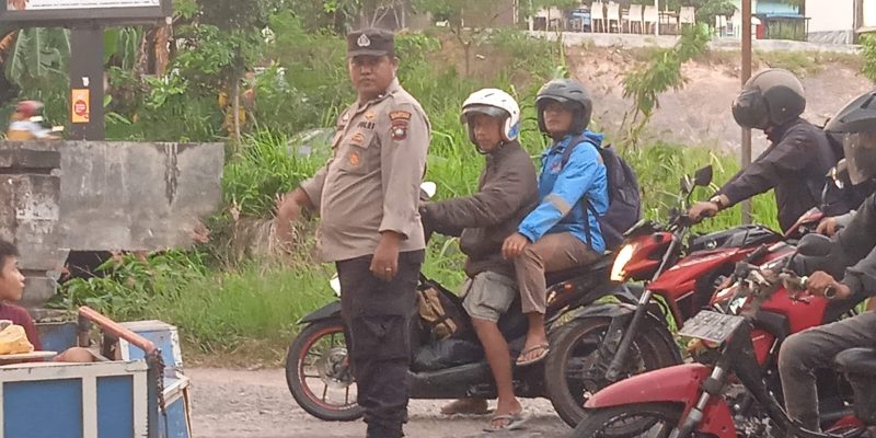 Antisipasi Kemacetan, Personil Polsek Sei Beduk Gelar Pengaturan Lalu lintas