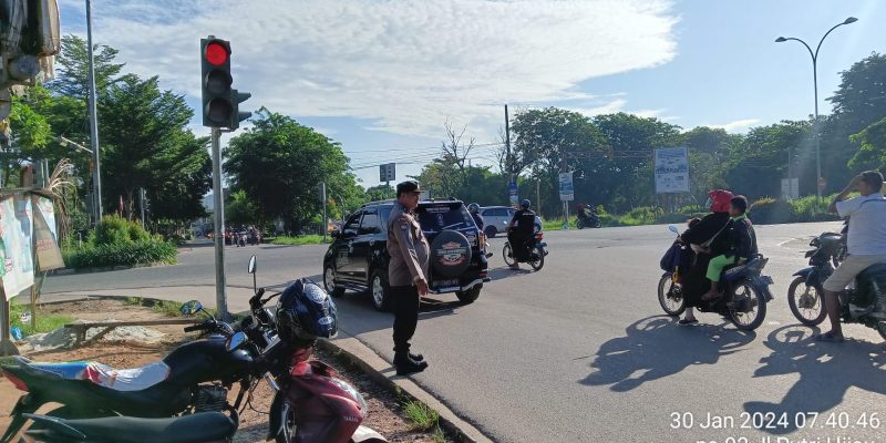 Berikan Rasa aman dan Nyaman kepada Masyarakat, Polsek Sagulung Gelar Strong Poin Dititik -titik Persimpangan