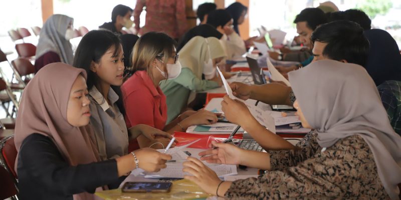 Pendaftaran Beasiswa Pemuda Tangguh Khusus Mahasiswa Kembali Dibuka, Pemkot Surabaya Targetkan Intervensi 3.500 Anak