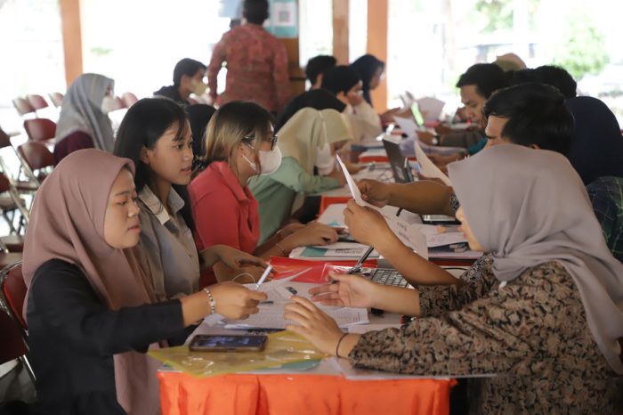 Pendaftaran Beasiswa Pemuda Tangguh Khusus Mahasiswa Kembali Dibuka, Pemkot Surabaya Targetkan Intervensi 3.500 Anak