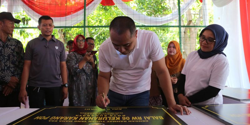 Wali Kota Eri Cahyadi Resmikan Sejumlah Fasilitas Publik Di Kelurahan Karangpoh Jadi Bukti Warga Surabaya Guyub Rukun