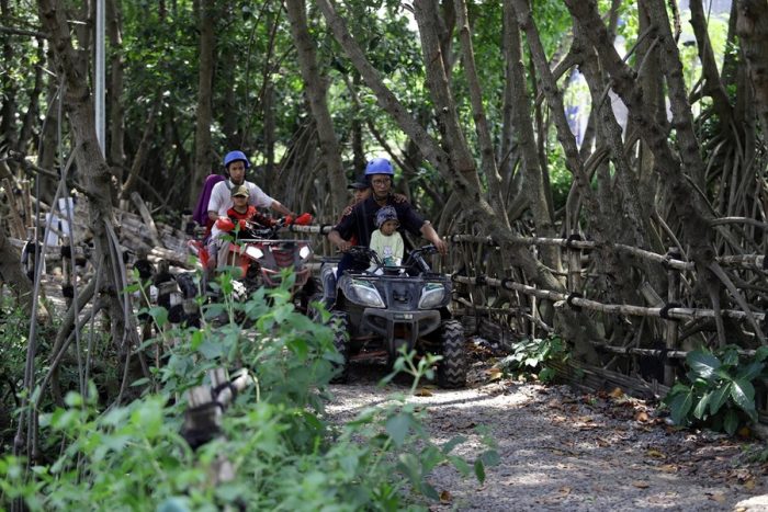 Mulai Tahun 2024 Pemkot Surabaya Terapkan Retribusi Tiket Masuk Romokalisari Adventure Land Dan Krm