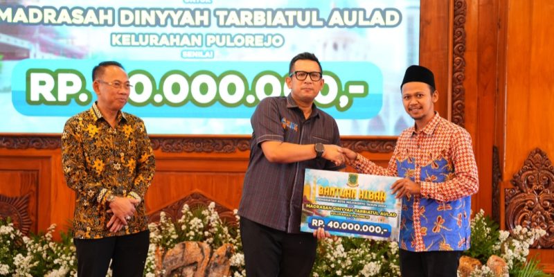 Pemkot Mojokerto Kucurkan Dana Hibah Rp 9,65 M, Pj Wali Kota: Semua untuk Rakyat, Jangan Mau Dipotong-potong