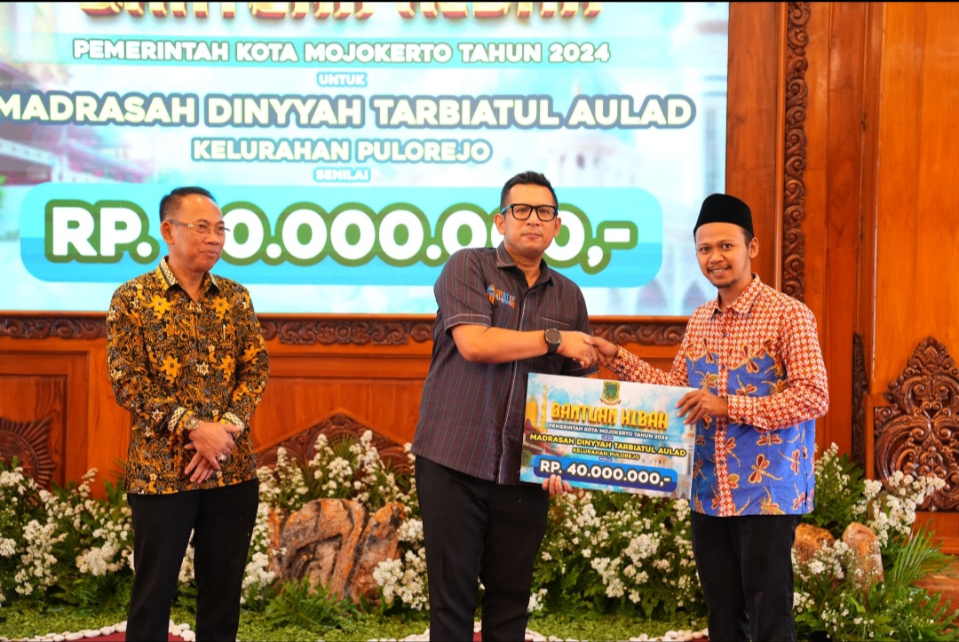 Pemkot Mojokerto Kucurkan Dana Hibah Rp 9,65 M, Pj Wali Kota: Semua untuk Rakyat, Jangan Mau Dipotong-potong