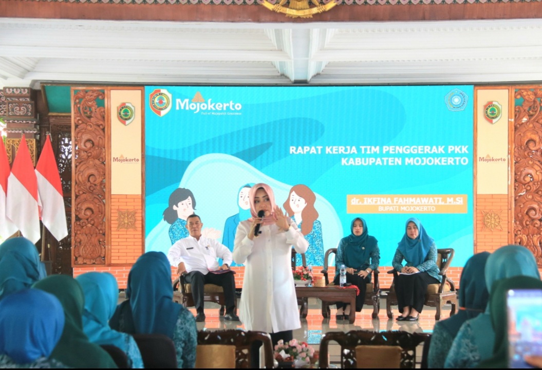Bupati Ikfina Hadiri Raker Tim Penggerak PKK Kabupaten Mojokerto 2024