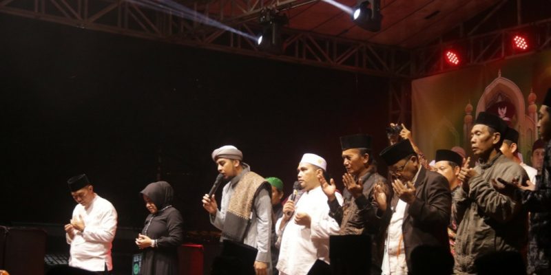 Bupati Mojokerto Hadiri Ruwah Desa Tawangsari, Ratusan Warga Antusias Sholawat – Tahlil