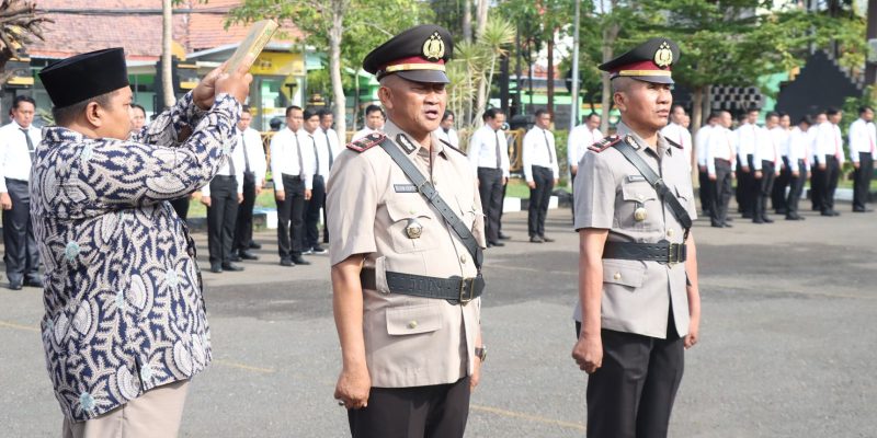 Kapolres Sampang Pimpin Serah Terima Jabatan Kasat Intelkam Dan Kapolsek Banyuates