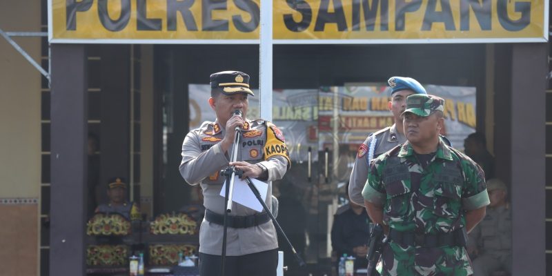 Jelang Hari Pemungutan Suara Pemilu 2024, Polres Sampang Laksanakan Apel Dan Patroli Skala Besar