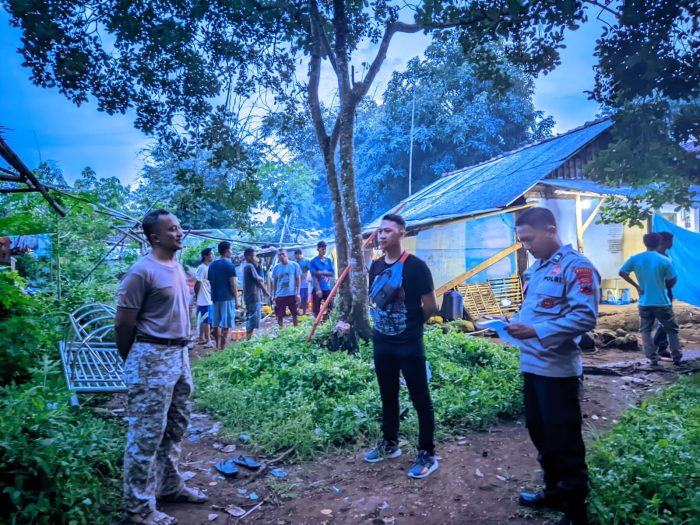 Sosok Mayat Perempuan Ditemukan Mengambang di Sungai