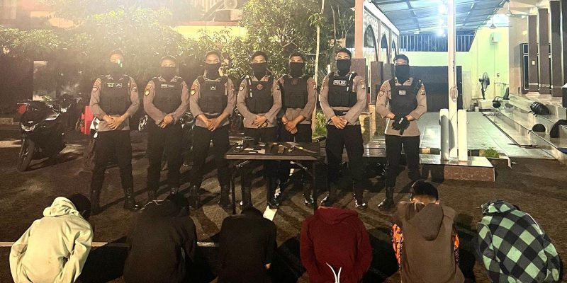 Unit Patroli Raimas Polres Pelabuhan Tanjung Perak Berhasil Gagalkan Tawuran 2 Kelompok Genk All Star Soerabaja dan Gangster Surabaya