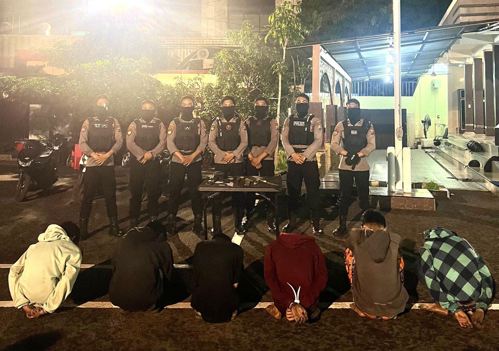 Unit Patroli Raimas Polres Pelabuhan Tanjung Perak Berhasil Gagalkan Tawuran 2 Kelompok Genk All Star Soerabaja dan Gangster Surabaya