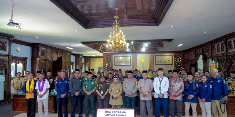 Doa Bersama Lintas Agama Jelang Rekapitulasi Hasil Pemilu 2024 Tingkat Kabupaten Batang