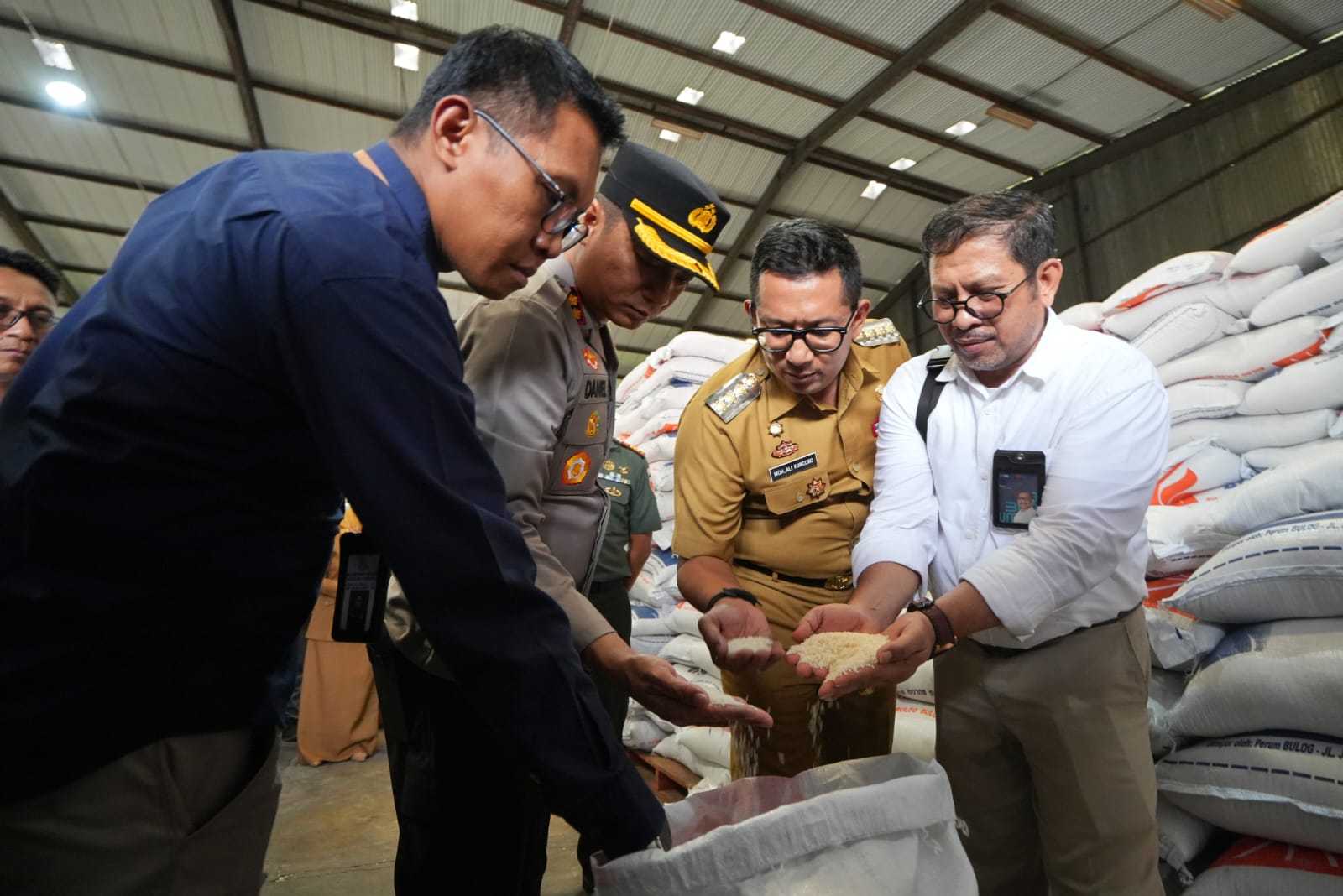 Stabilkan Pasokan Beras, Mas Pj Instruksikan ASN Beli Beras Premium Bulog