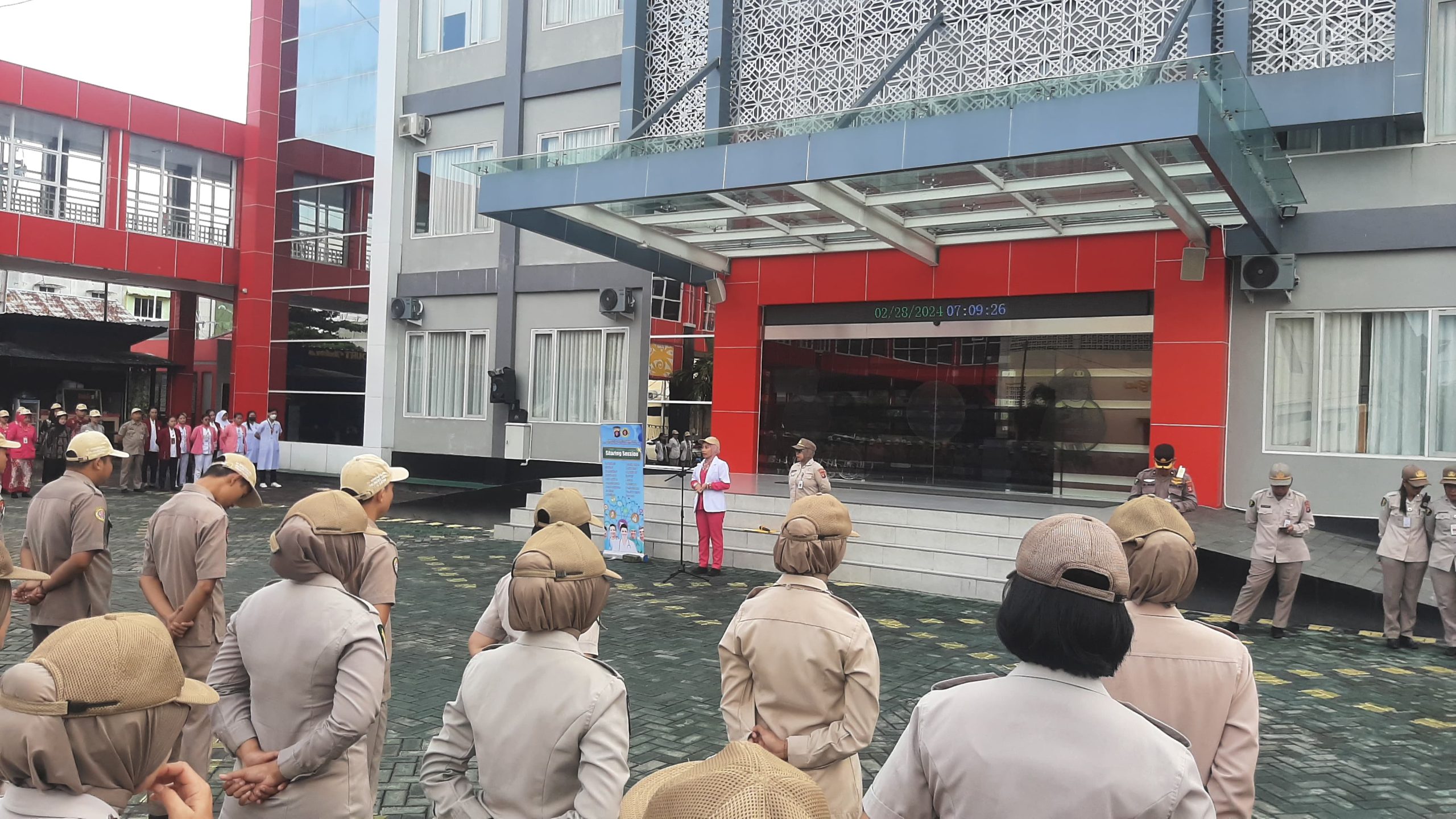 Rumkit Bhayangkara Sosialisasi Kesehatan Gigi Pada Personel