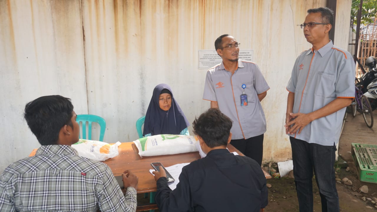 Bantuan Pangan Beras Di 3 Kelurahan Rawan Bencana Disalurkan Kantor Pos Pekalongan