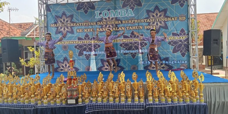 Ratusan siswa/ siswi Gelar Festival dan Lomba FLS2N Jenjang SD Tingkat Kecamatan