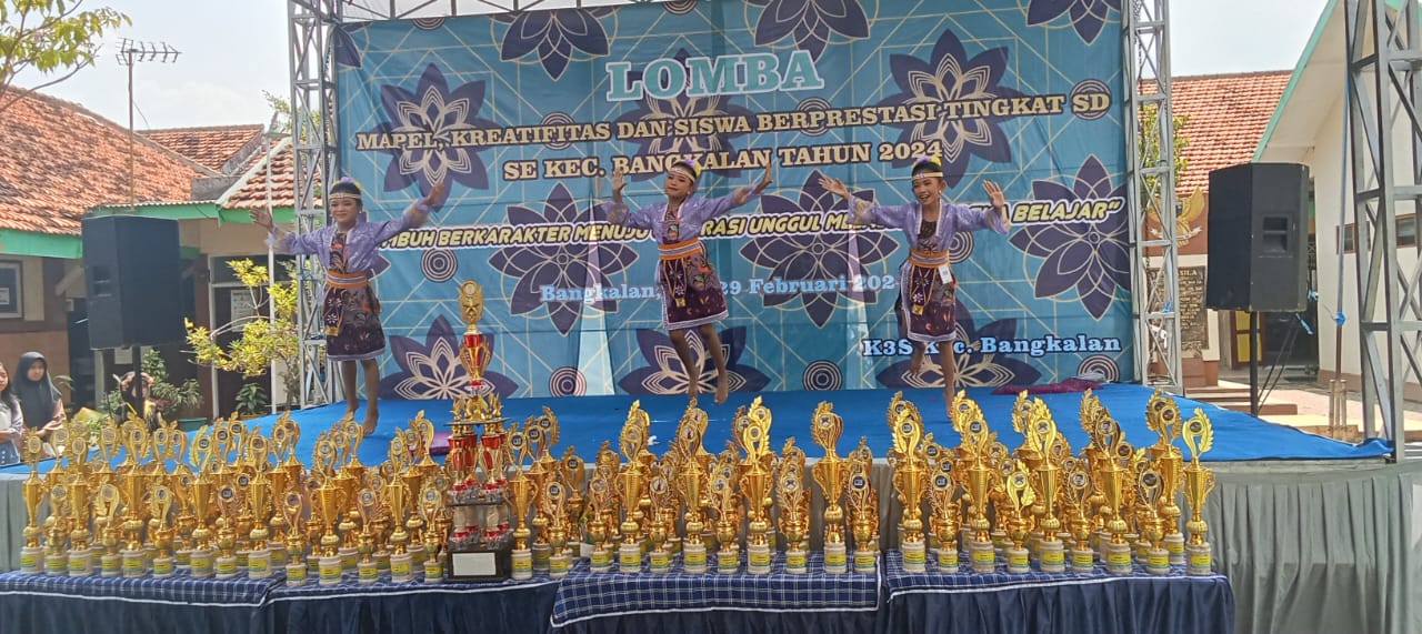 Ratusan siswa/ siswi Gelar Festival dan Lomba FLS2N Jenjang SD Tingkat Kecamatan