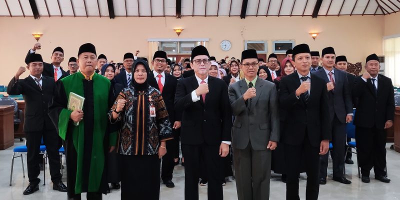 Pj Bupati Bojonegoro Lantik 71 PNS untuk Penempatan Jabatan Baru, Dorong Kebijakan yang Strategis dan Inovatif