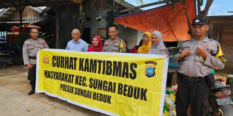 Perekat Silaturahmi,  Polsek Sei Beduk Gelar Jum’at Curhat dan Bagikan Bansos